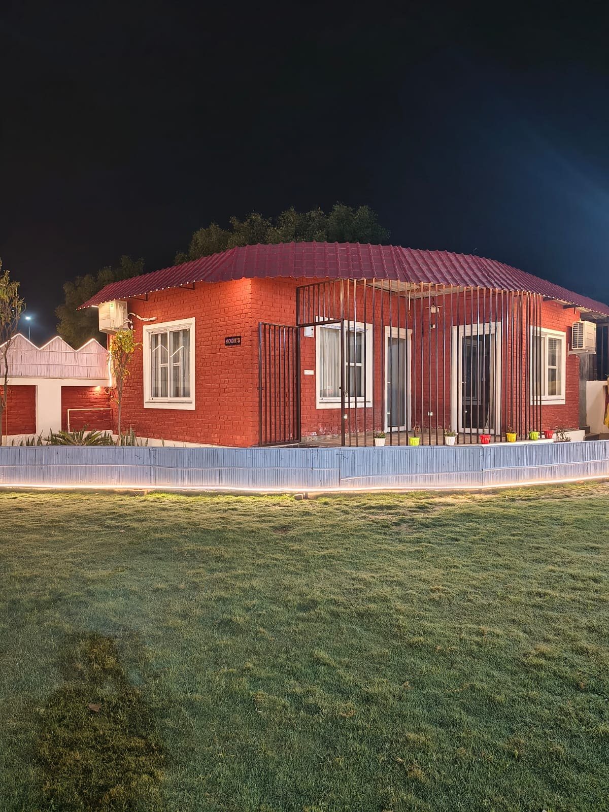 Brick dining cottage beside the lawn