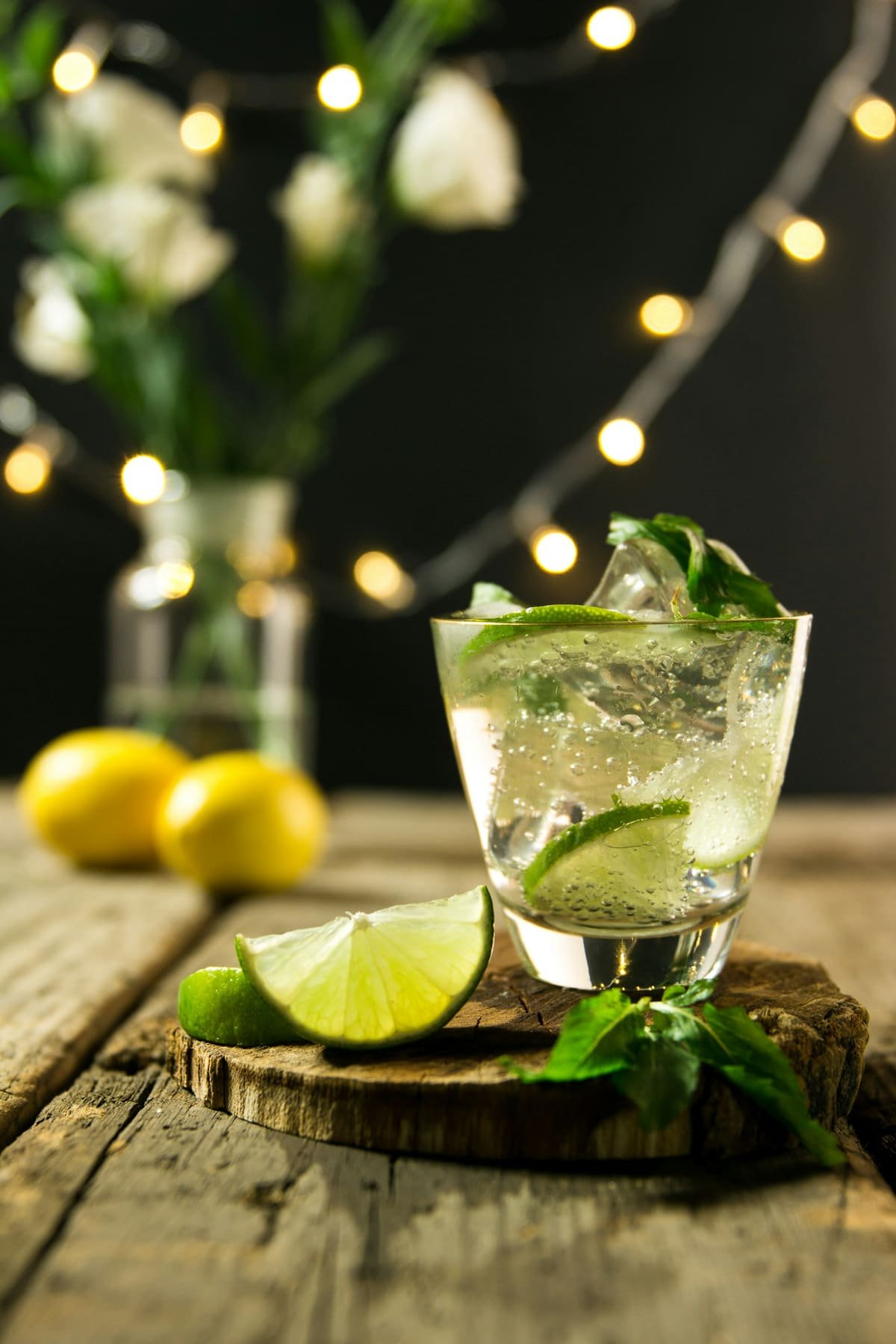 A virgin mojito with lime and mint